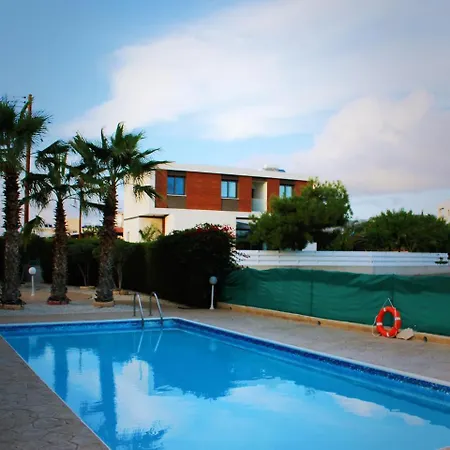 Chloraka- 2 Bedrooms - Pool Exterior photo