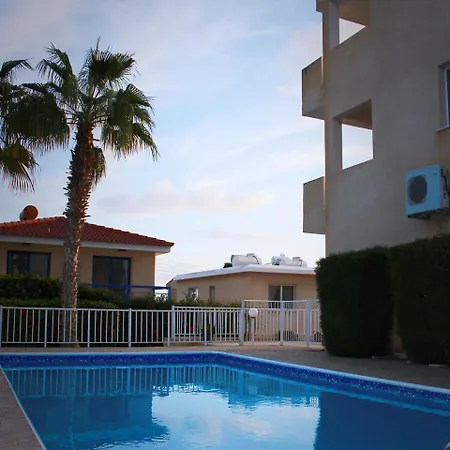 Chloraka- 2 Bedrooms - Pool Exterior photo