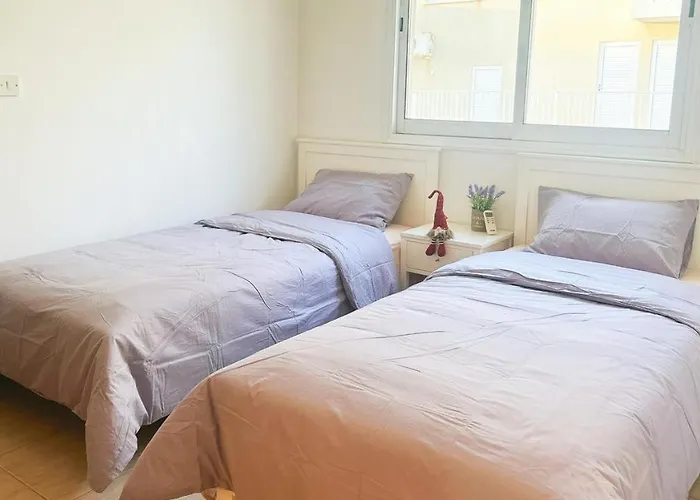 Chloraka- 2 Bedrooms - Pool