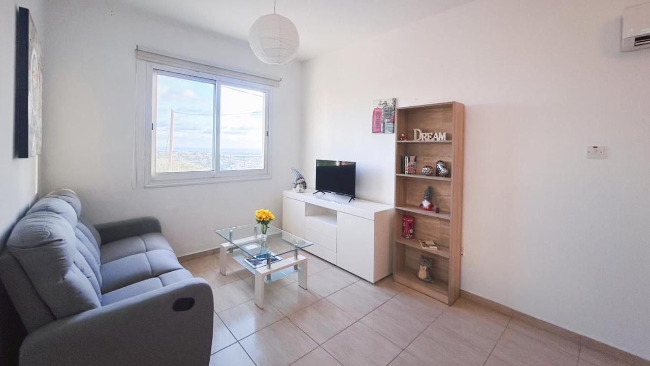 Chloraka- 2 Bedrooms - Pool Apartment Klorakas